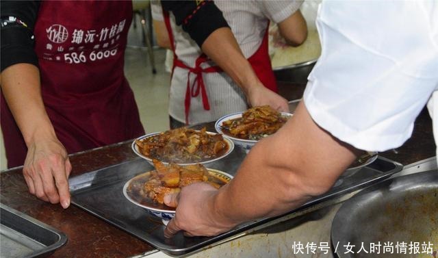 从街边摊到繁华广场店,这道特色菜火爆36年,背后亦是一路辛酸
