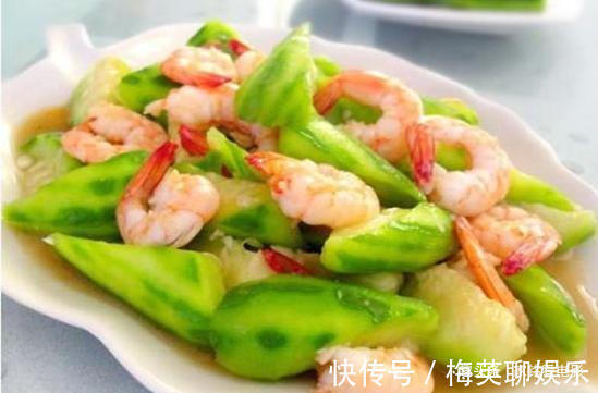 干辣椒节|美食推荐香菇西兰花、丝瓜炒虾仁、土豆饼、鲜椒鸡的做法