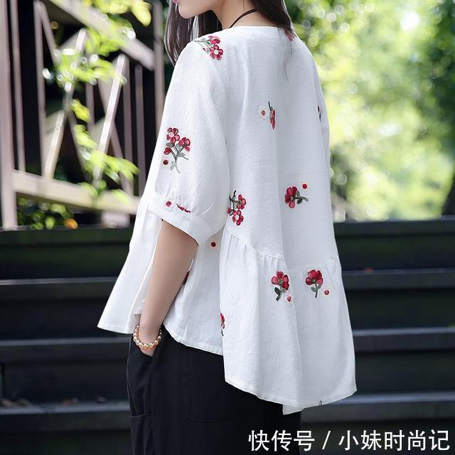 美美|今夏流行这样的小衫,适合30-40岁的女人,走到哪里都美美的