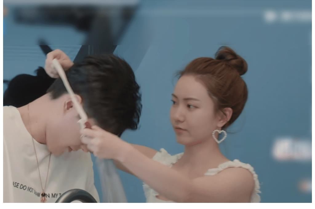 邓凯慰|《心动4》洪成成很会内涵，给大家带来了压力