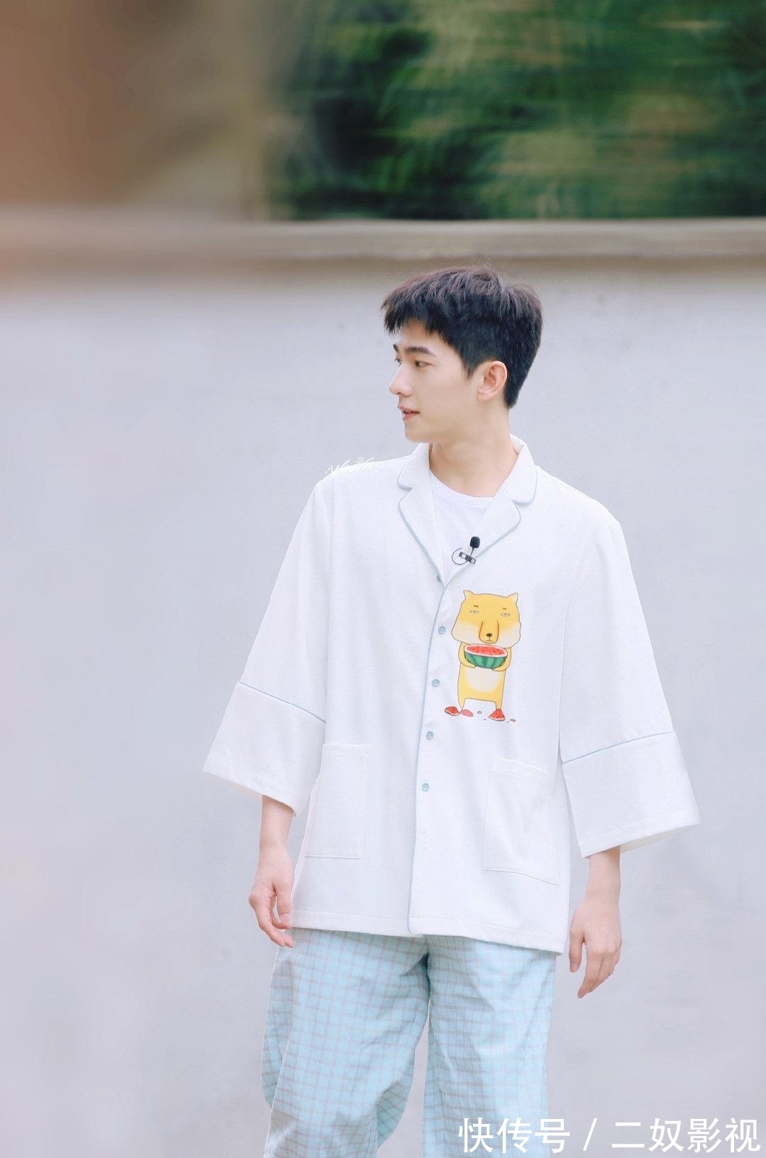 呆萌可愛|楊洋無懼綜藝陰影!參加《青春環游記3》錄制,睡衣造型呆萌可愛