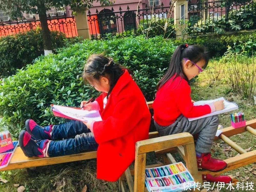 小学生|小学生用水彩笔当口红,老师看了又气又笑:这是要当“黑魔仙”吗