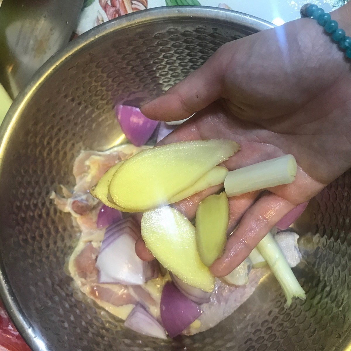 香煎鸡腿，再搭配各种蔬菜烤，又香又营养