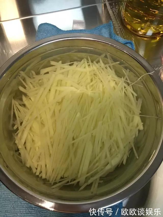 茶叶水、淘米水，多做1步浇花，肥效超高，养花特好