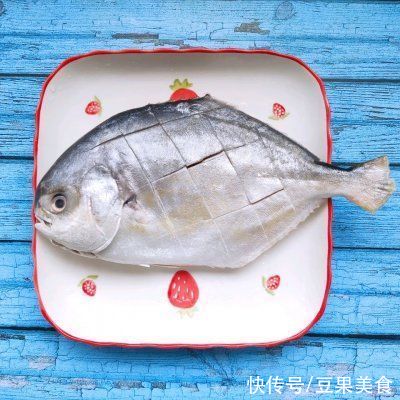 中秋|#名厨汁味，圆中秋美味#清蒸鲳鱼