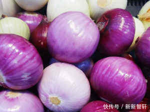 洋葱和它一起吃,软化血管不堵塞,次日排出隔夜宿便,体重悄悄降