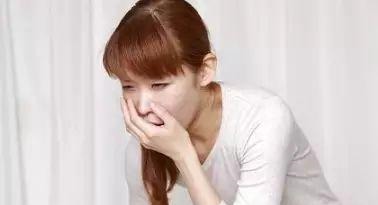 胎盘|怀孕四个月还不显怀 不一定是营养不良, 可能是这4个原因造成!