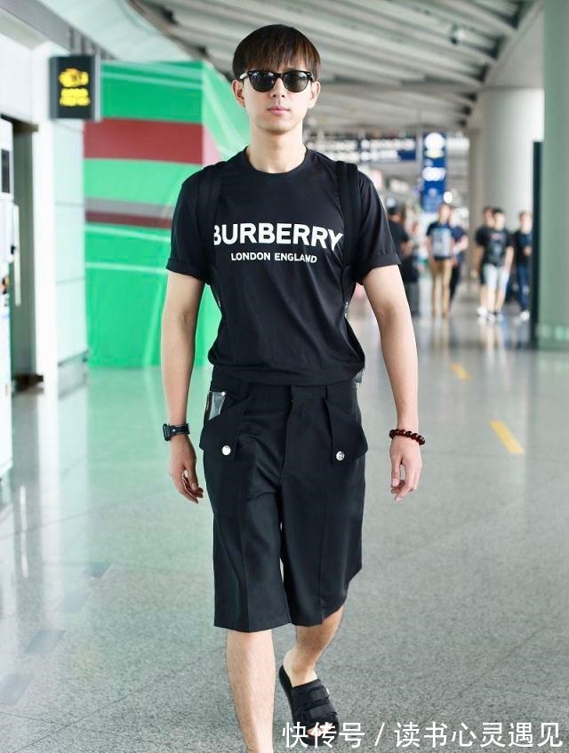 衬衫搭配 有一种懒人风格叫“黑色调”，夏日这样穿，变身潮男毫不费力！