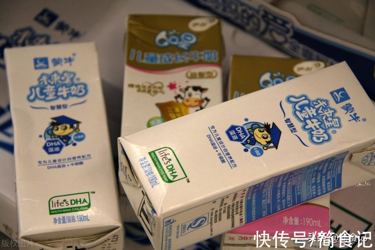 牛奶和酸奶,哪种适合常喝?终于有答案了,原来这样喝才会更健康