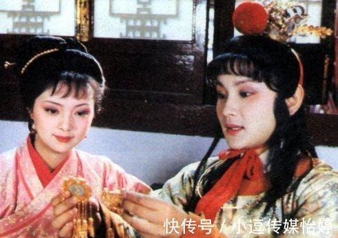 袭人|《红楼梦》中, 薛宝钗几次无意间的失态之举, 是巧合吗