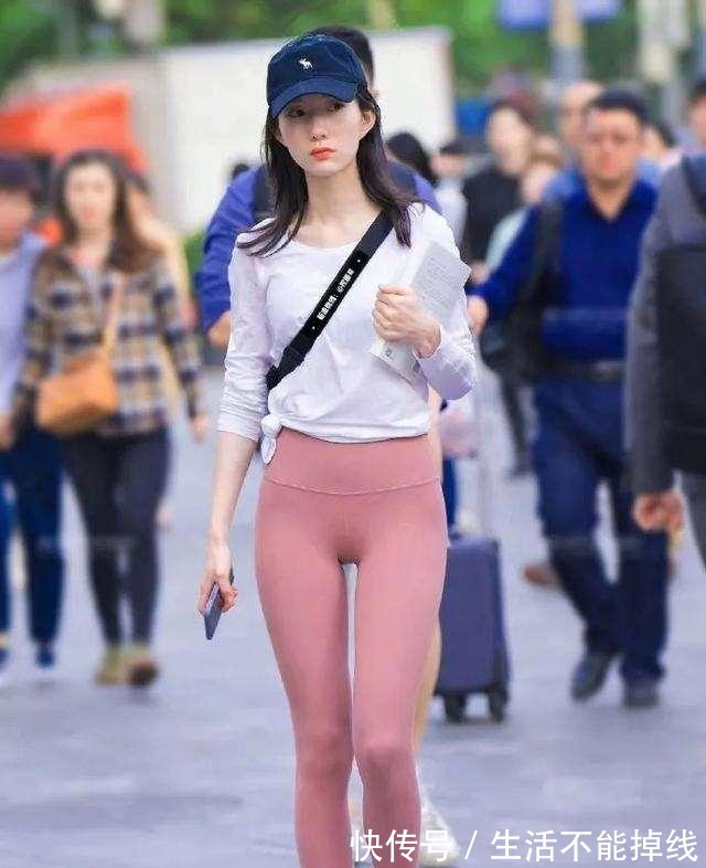 打底裤 穿上华丽优雅女神范的打底裤装扮,显得腰细腿长,简约时髦!