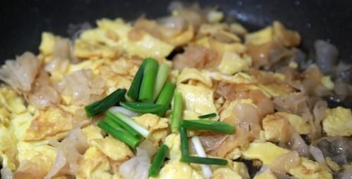 它是“穷人的阿胶”,隔天吃一次,补血养颜,淡化色斑,更显年轻