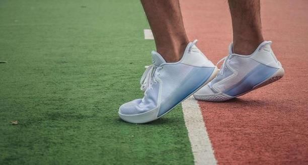 血栓|体内有没有血栓，晚上睡觉观察手脚就知道，3个动作就能畅通血管