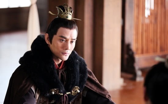 甘愿|厚颜无耻的皇帝,为了苟延残喘,甘愿做斟酒的仆人