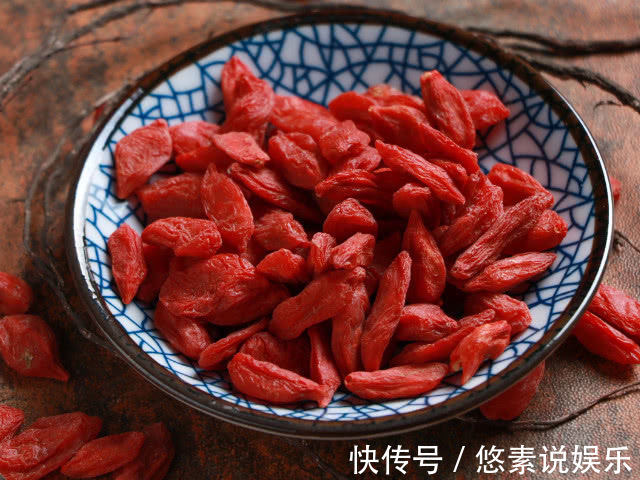 枸杞|枸杞与它是“天生一对”,连喝3天,不仅将肾补满,肝也干净了