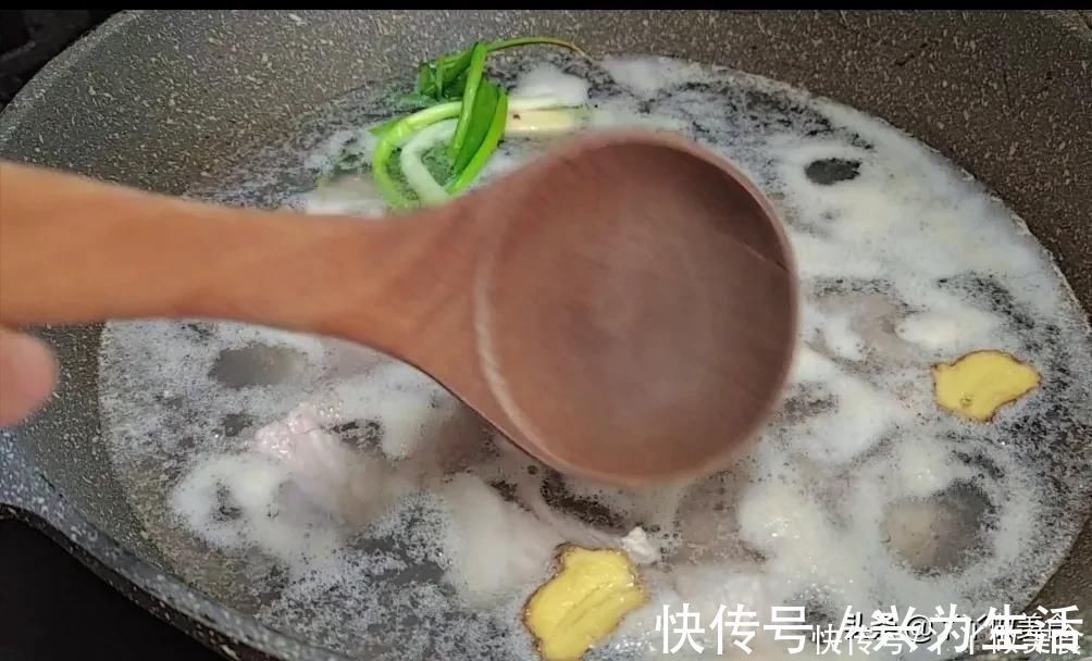 秘方|炖排骨汤,切记不要直接炖,教你饭店不外传秘方,汤鲜不腥肉不柴