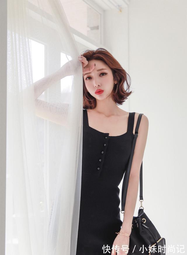 清新|黑色吊带包臀裙配高跟鞋,清新靓丽,很有女人味