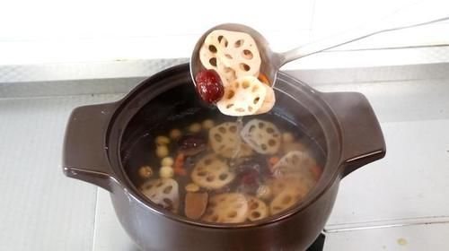 养心|气血不足,失眠,教你1款汤,生血养血,养心安神,气色更好