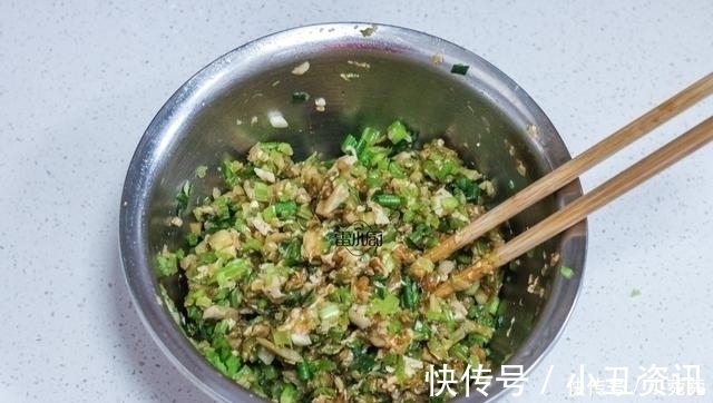 橄榄油|婆婆烙的饼就是好吃，又香又软，一口气吃了4个还想吃！