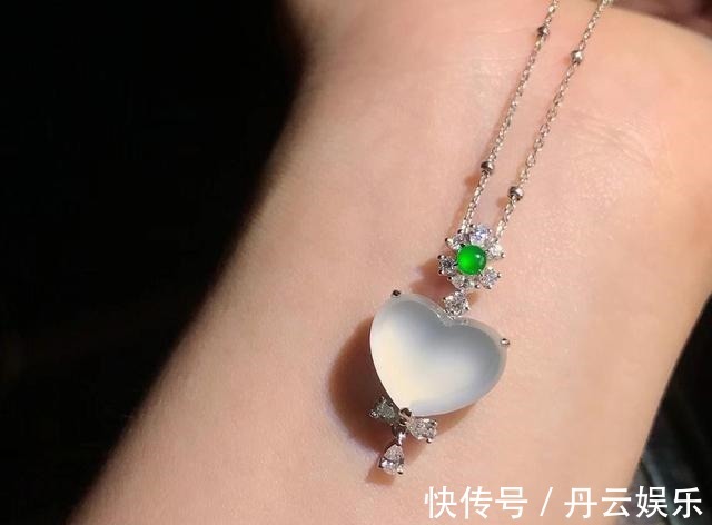 珠宝首饰 七夕节送感动牌珠宝首饰,代表永恒的爱意,温情四溢甜到心窝里!