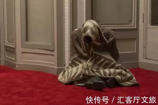 金马桶!三根香蕉卖到上百万?网友:这位国宝级艺术家太牛了!