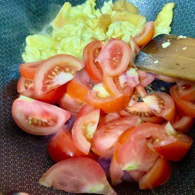 做了番茄炒玉子(たまご)挑剔的老公竟然吃了3大碗!