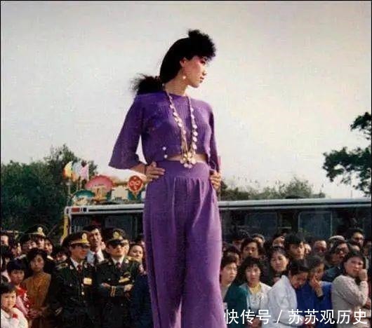 老照片实拍改革开放初期中国大陆的模特