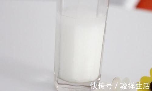 雌激素|50岁左右的女人，为何会浑身疼痛？原因、改善办法，医生告诉你