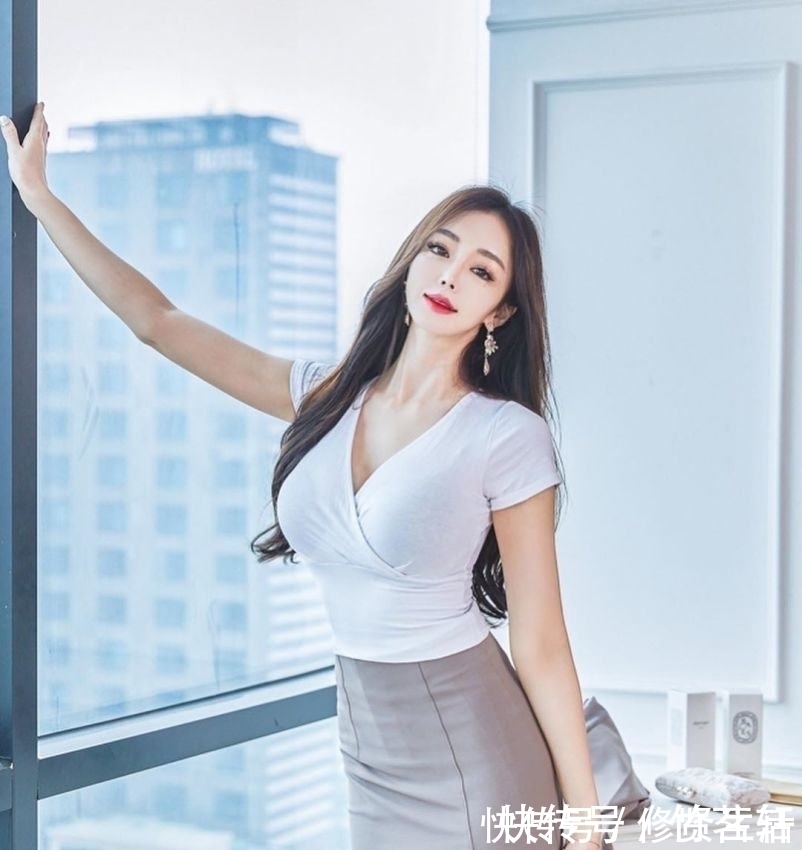 干练|心动女生系列32经典职业装时尚优雅,浅色系的搭配,尽显成熟干练