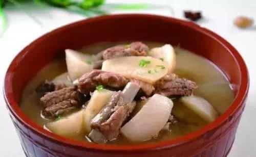 美食推荐：萝卜炖排骨，杂蔬汤，牛肉炒小藕，酱香黑猪脚的做法
