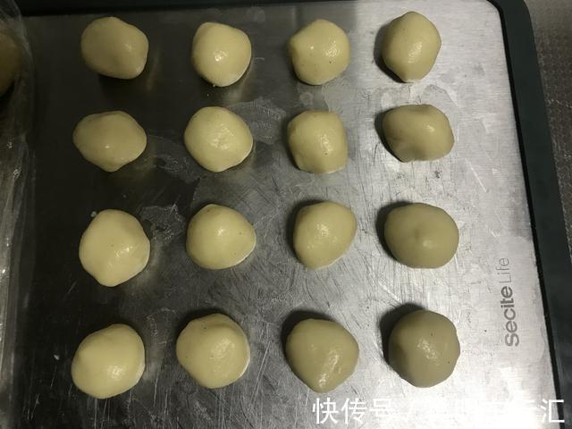 做酥点不用猪油也能酥掉渣,咬一口满嘴香,放三天不变样,吃不够