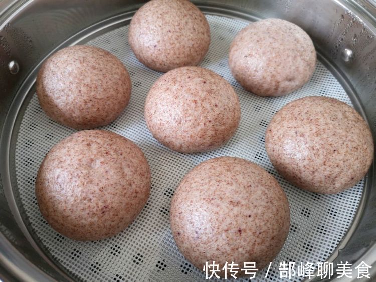 面团|零失败的黑麦粉馒头,营养美味,低脂健康,吃到饱也不怕长肉
