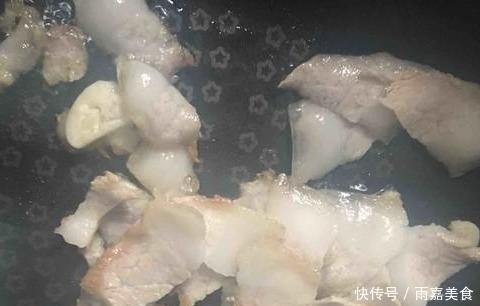 芹菜|豆干不直接炒着吃,加一把芹菜,比吃肉还香,上桌后汤汁都不剩