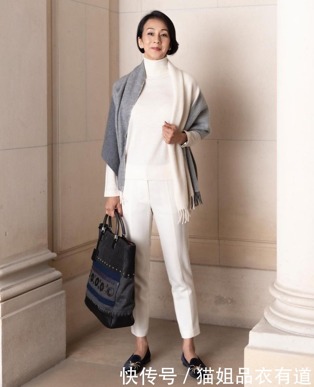 谁说53岁就是奶奶？看看这位大龄博主的优雅穿搭，揭露时髦真相