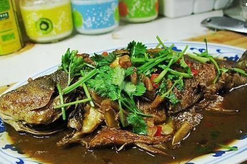 香菇|婆婆来城里，我做一桌子菜招待，婆婆你自己吃吧，我们去酒店