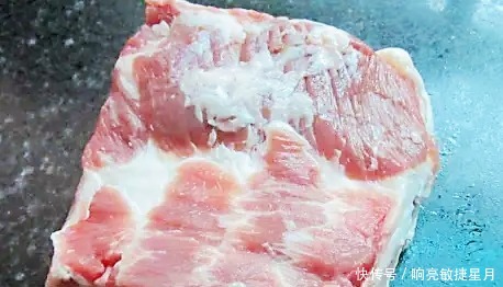 大厨教你梅菜扣肉的经典做法,香而不腻,入口即化,越吃越过瘾!