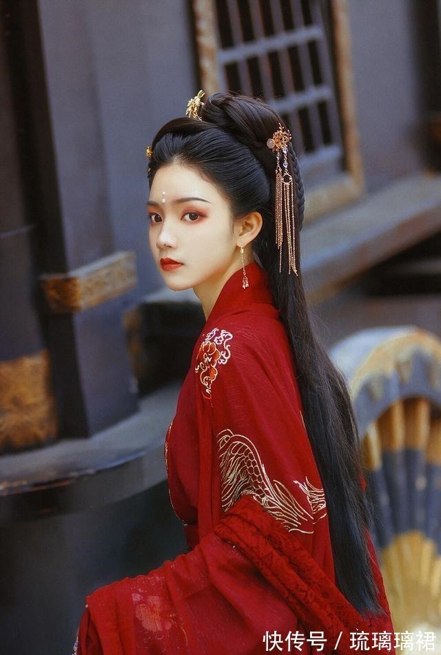 灵动$眼睛有这三个特征,就是天生的“古风杏眼”,全中的女生太幸运!