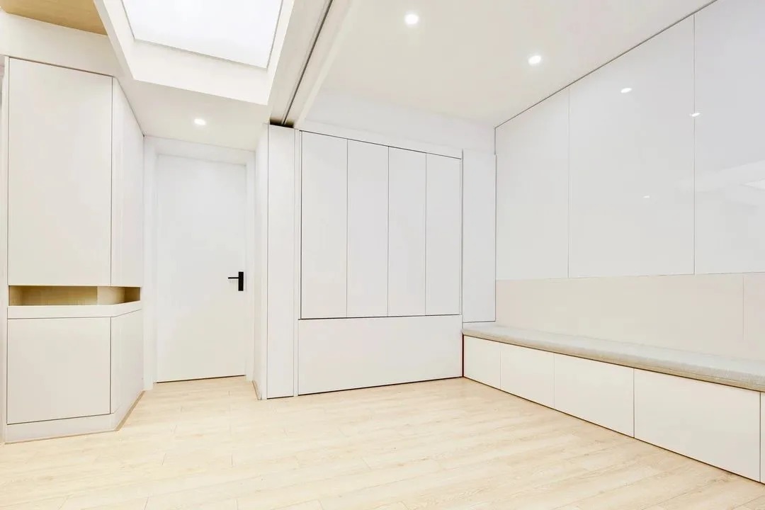 电动床|60㎡简约风小户型，客厅藏张床打开秒变3居室，太机智了！