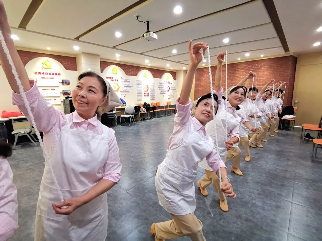 生存&郭苏华新作《小城女工》读后感：用兰心写蕙质，用热情写热土