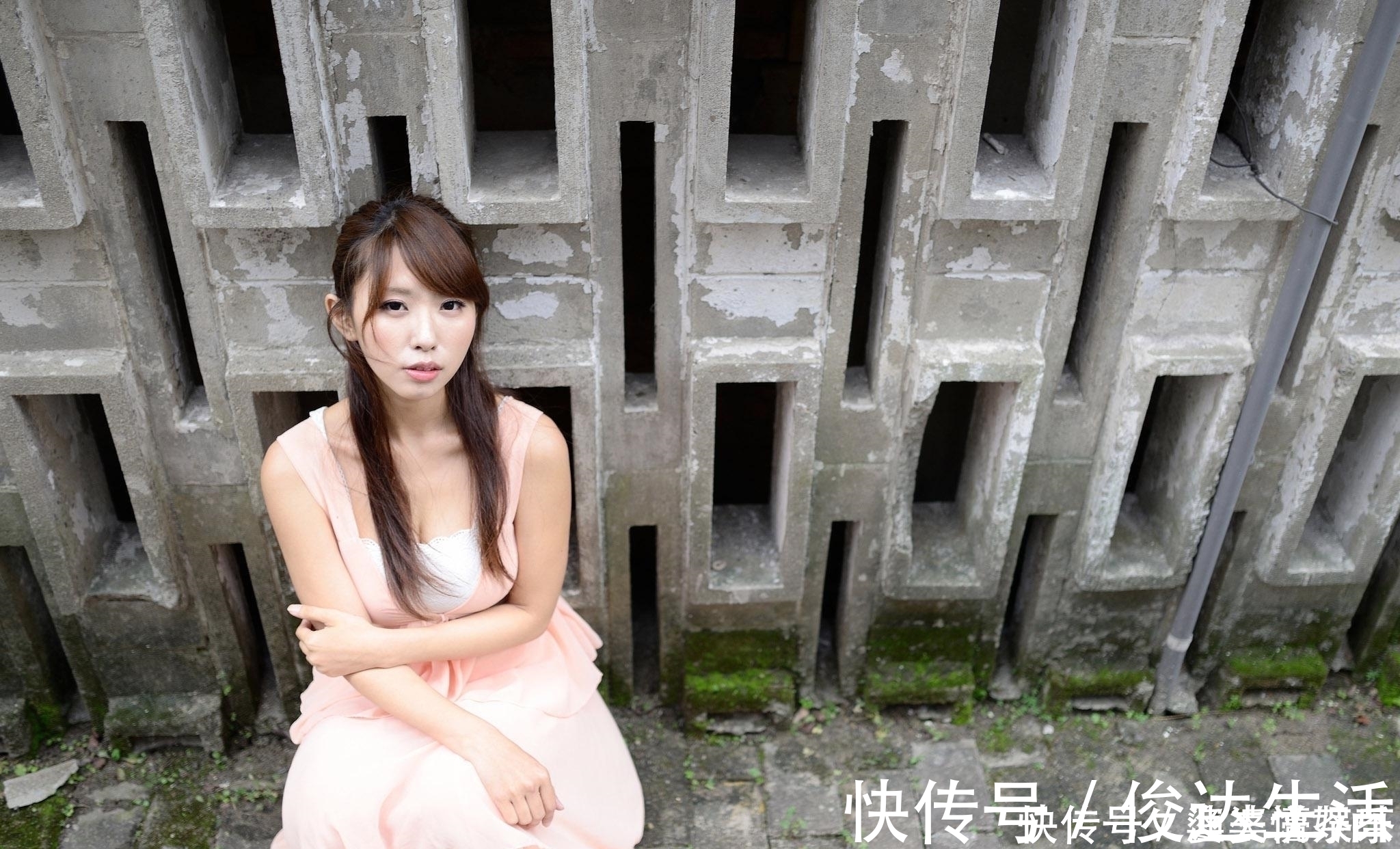 美女|时尚穿搭推荐：时尚美女唯美写真，青春、靓丽，简直美爆了