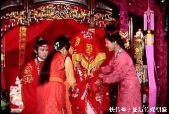 儿子|薛宝钗婚后生了个儿子?这两个细节给出了答案,实在是狗尾续貂