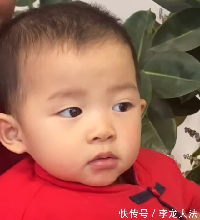 天赐|山东67岁老妇怀孕,儿女表示要断绝关系,2年后,老妇带娃直播