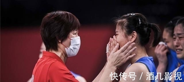 女排精神|郎平卸任女排主教练,再见“铁榔头”,一段女排传奇时代的暂别