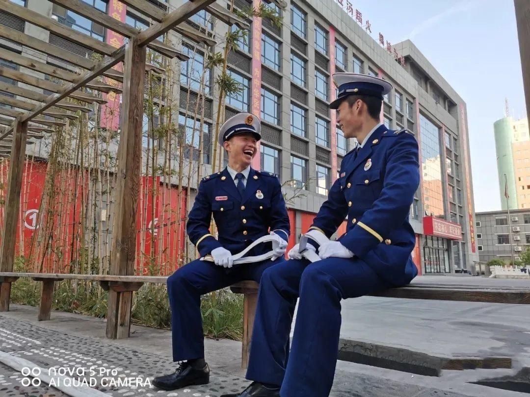  朋友|小编带你了解蓝朋友的在线表情！！