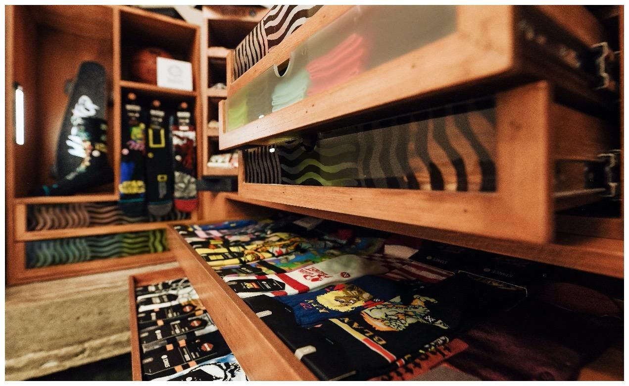 想说什么，我说了算：STANCE打造袜柜概念店，倡导为自我发声