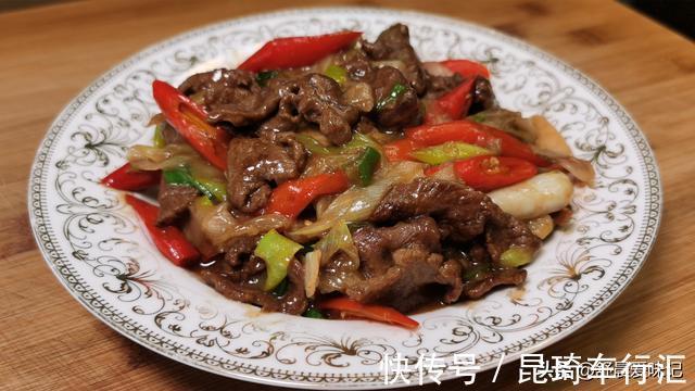 人人|一块牛肉，两根大葱，做人人爱吃的“葱爆牛肉”，牛肉嫩，葱也香