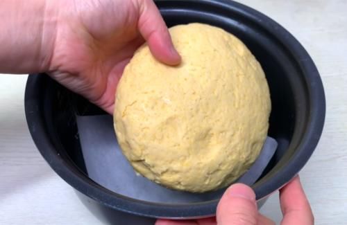 春天，面粉别蒸馒头了，试试这做法，比馒头油条还好吃，太香了