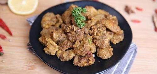 瓜子|尿酸偏高的人,四种食物请主动拒绝,痛风可能悄悄远离你