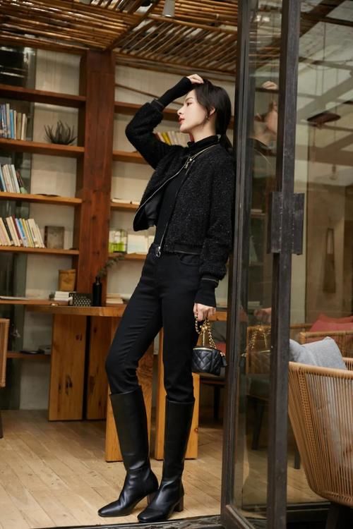 廓形 秋日的时尚穿搭，这些单品好搭时髦美翻天