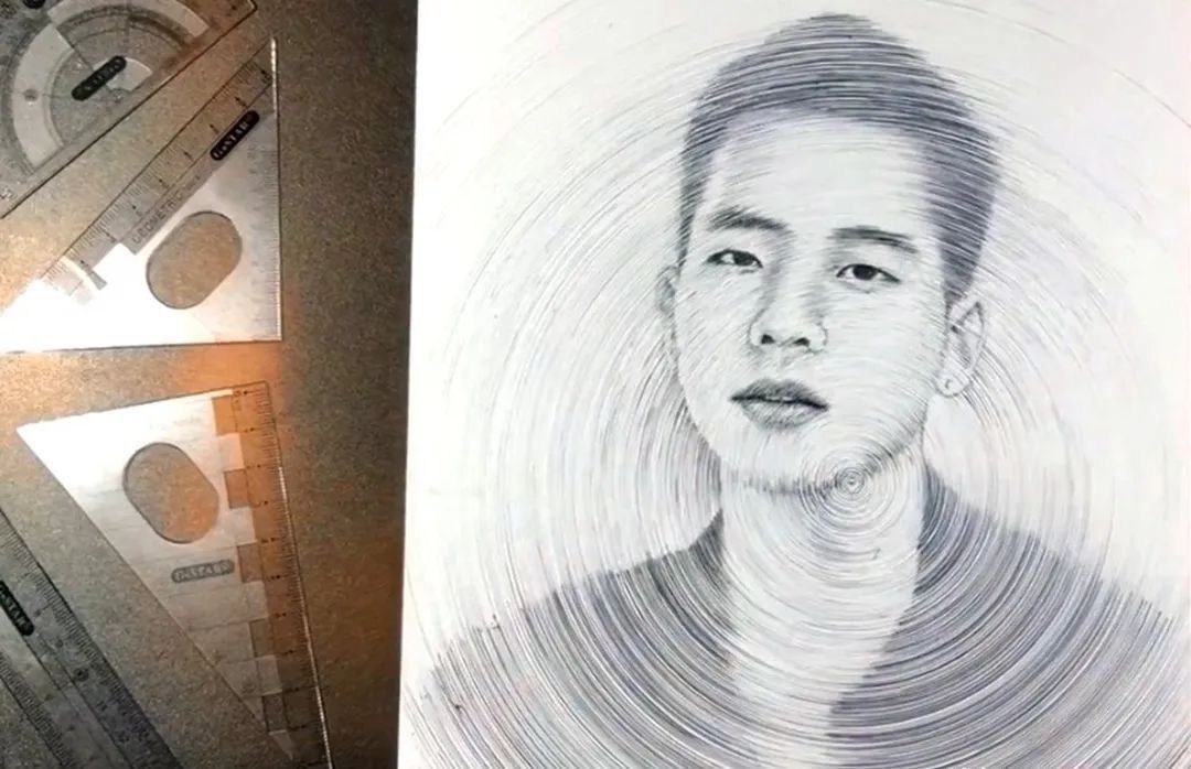 走神儿@美术生上课走神儿,居然用圆规画圈圈,最终画出完美人像